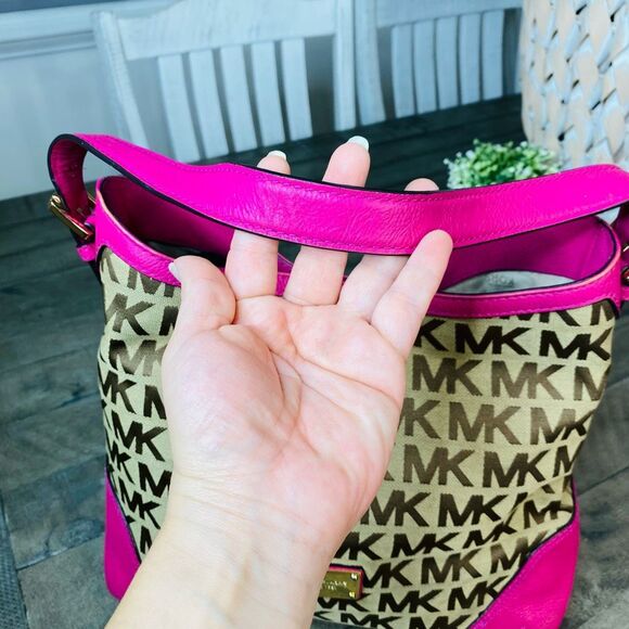 Michael Kors Millbrook Signature Jacquard Large Pink Shoulder Hobo Bag - Picture 12 of 12